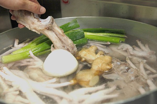 鶏ガラ