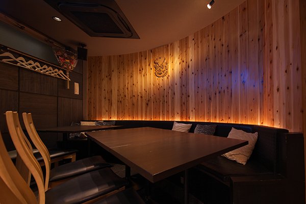 Table seats